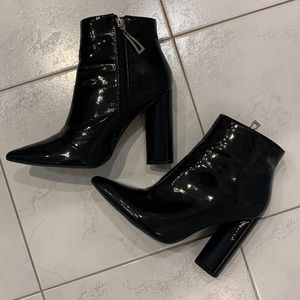 Shiny black heel booties